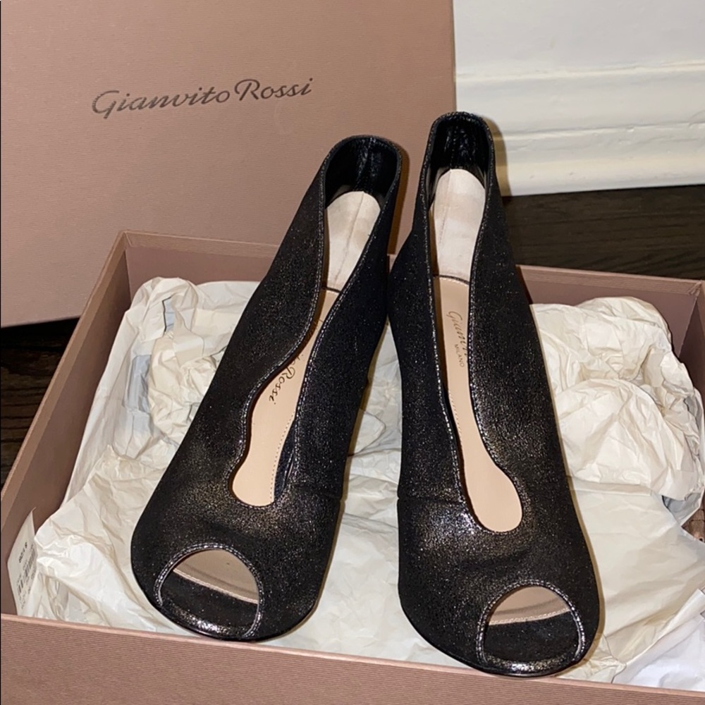 AUTHENTIC Gianvito Rossi Heels UNWORN